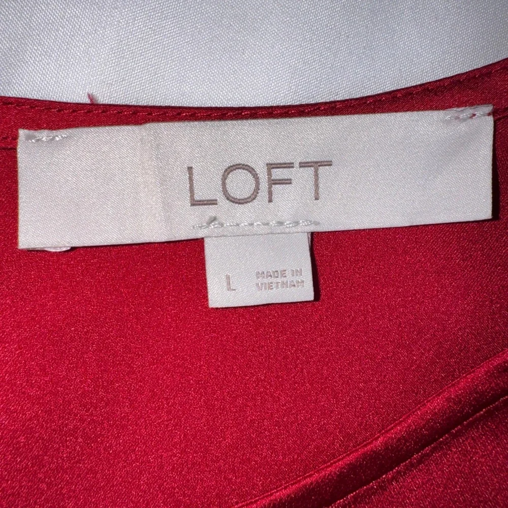 LOFT Womens Red Satin Puff Sleeve Dressy Blouse Crew Neck Keyhole Back Size L